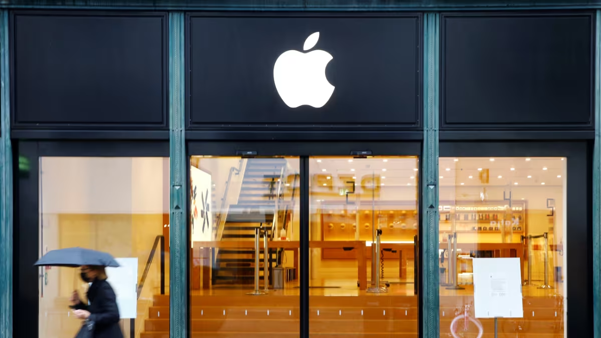 Apple is all set to launch its first flagship store in Mumbai