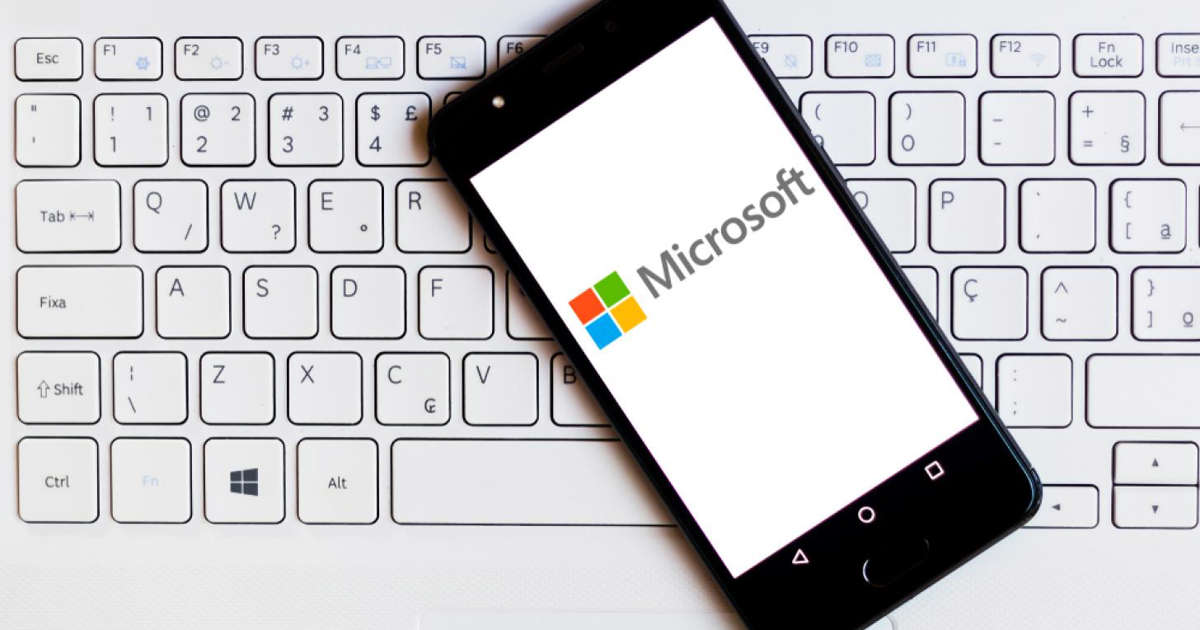 Microsoft's Phone Link app provides access to iMessage on Windows