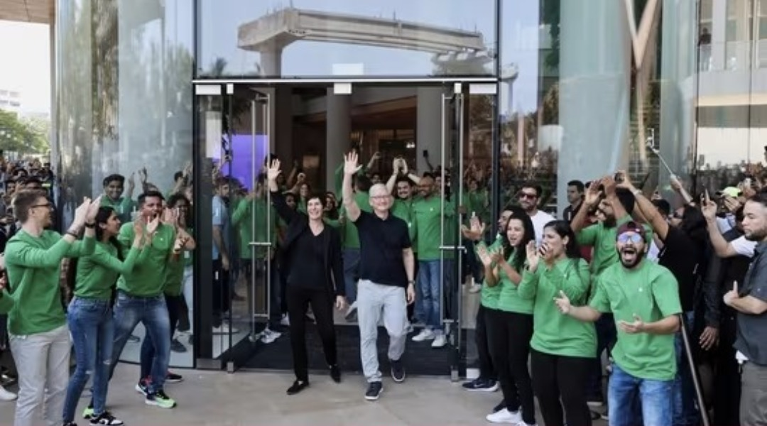 Apple opens first physical retail store in India