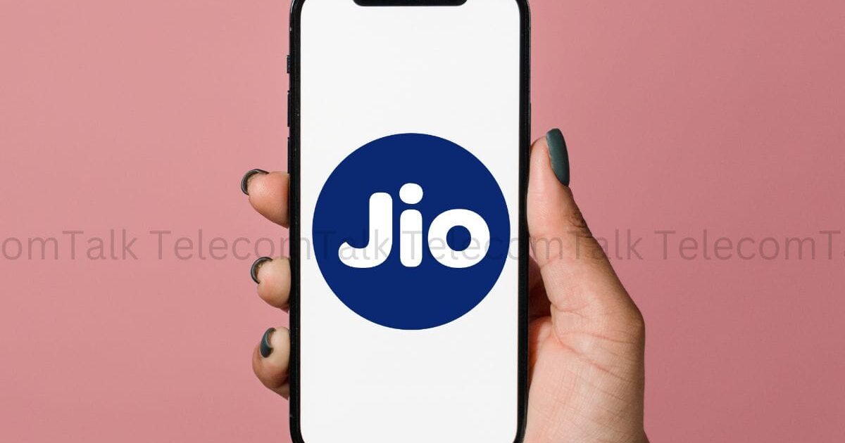 jio-family-postpaid-mobile-plans-available-2025.jpg