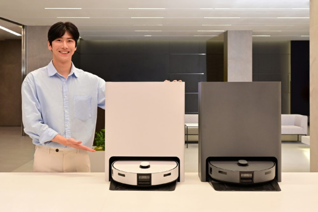 Samsung builds robot vacuum ecosystem to challenge Chinese rivals