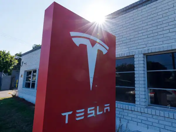 Tencent integrates WeChat location sharing into Tesla cars in China